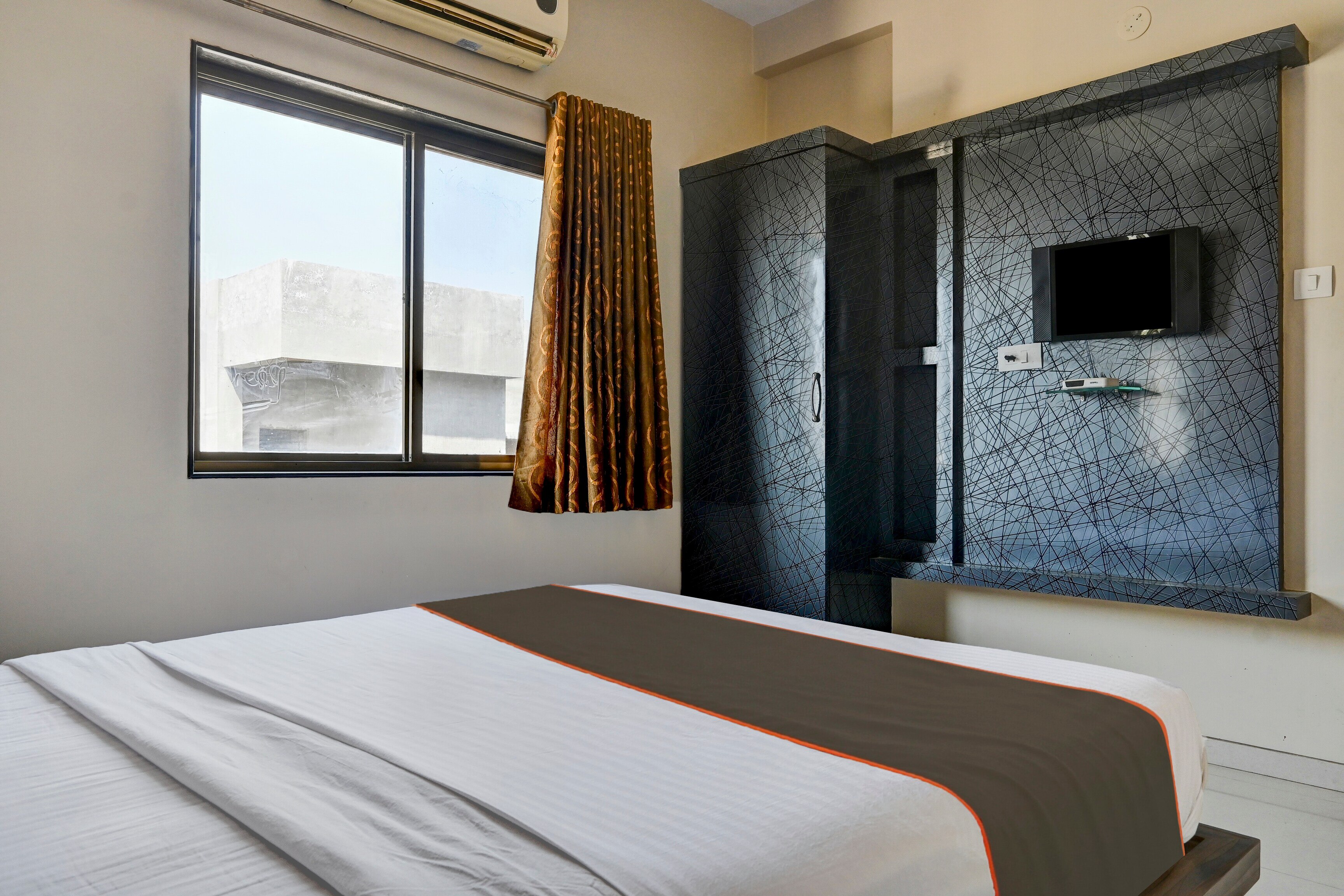 Hotel O Sai Shangrila Residency - Tap to explore photos