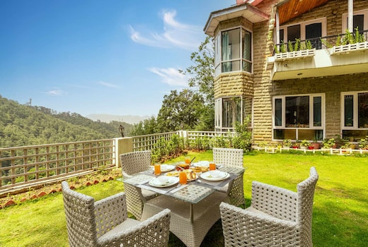StayVista at Shimla Manor