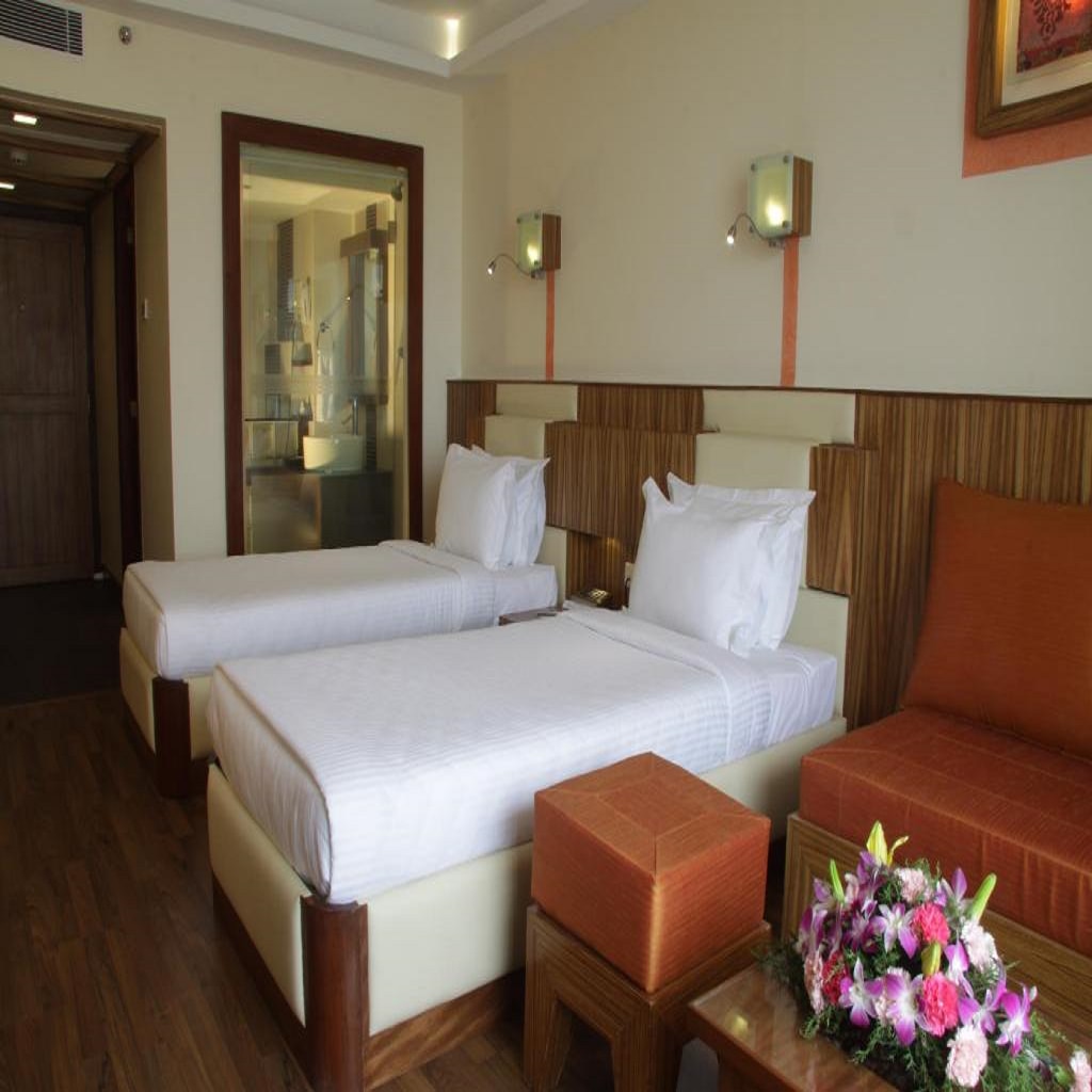 Gokulam Park Hotel And Convention Centre - Tap to explore photos