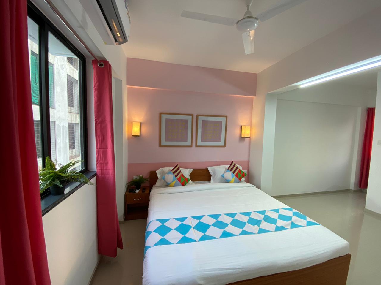 Cozy Stay for Corporate or Family Group - Tap to explore photos