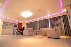 Grand 6BHK by J60 Suites, Delhi