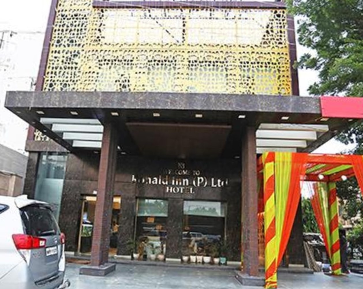 FabHotel Ronald Inn - Tap to explore photos