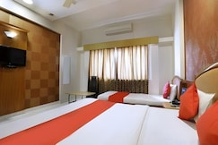 The Saish Stays - ( 80 Metre From Sai Temple ), Shirdi