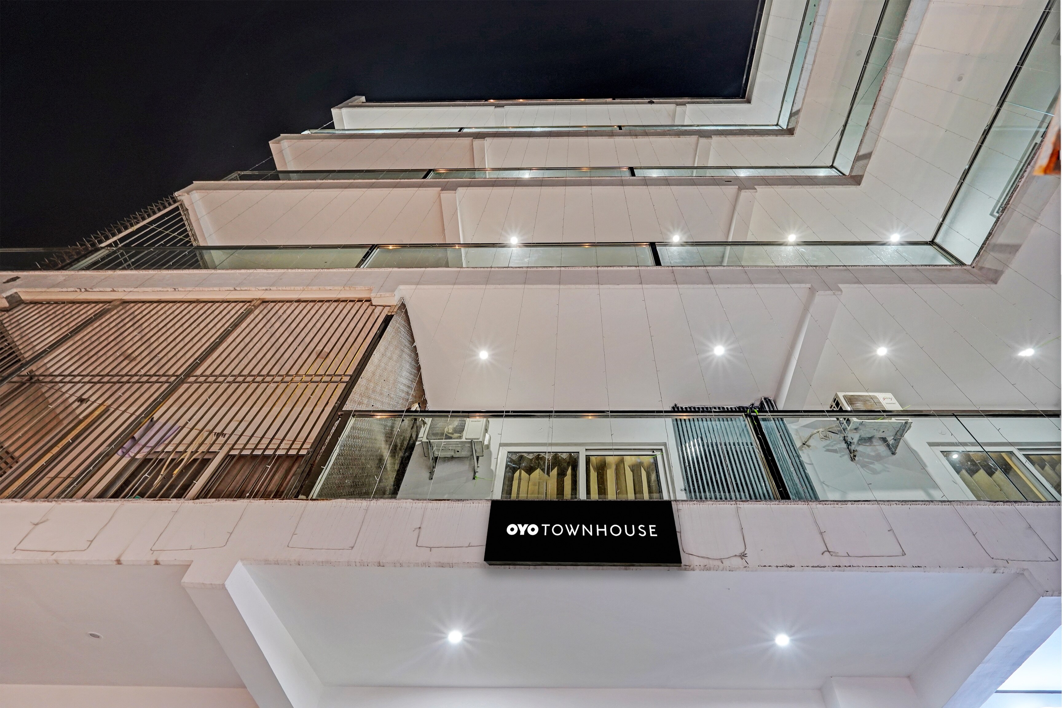 Townhouse 1303 Akshay hotel - Tap to explore photos