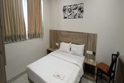 Hotel Jay Palace Inn
