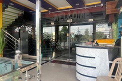 Himani Hotel, Khatima