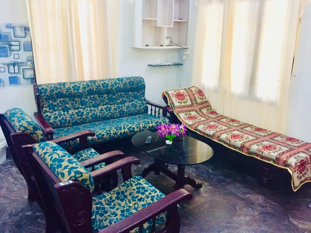 Eden Gardens Heritage Villa - Tap to explore photos