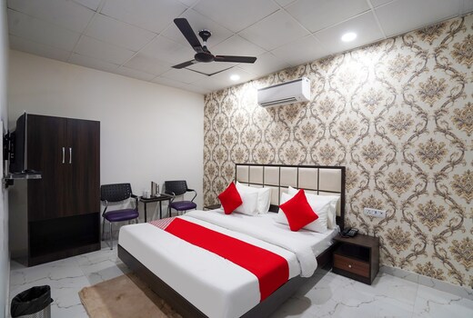 Hotel O Mannat Near Pacific Mall Tagore Garden