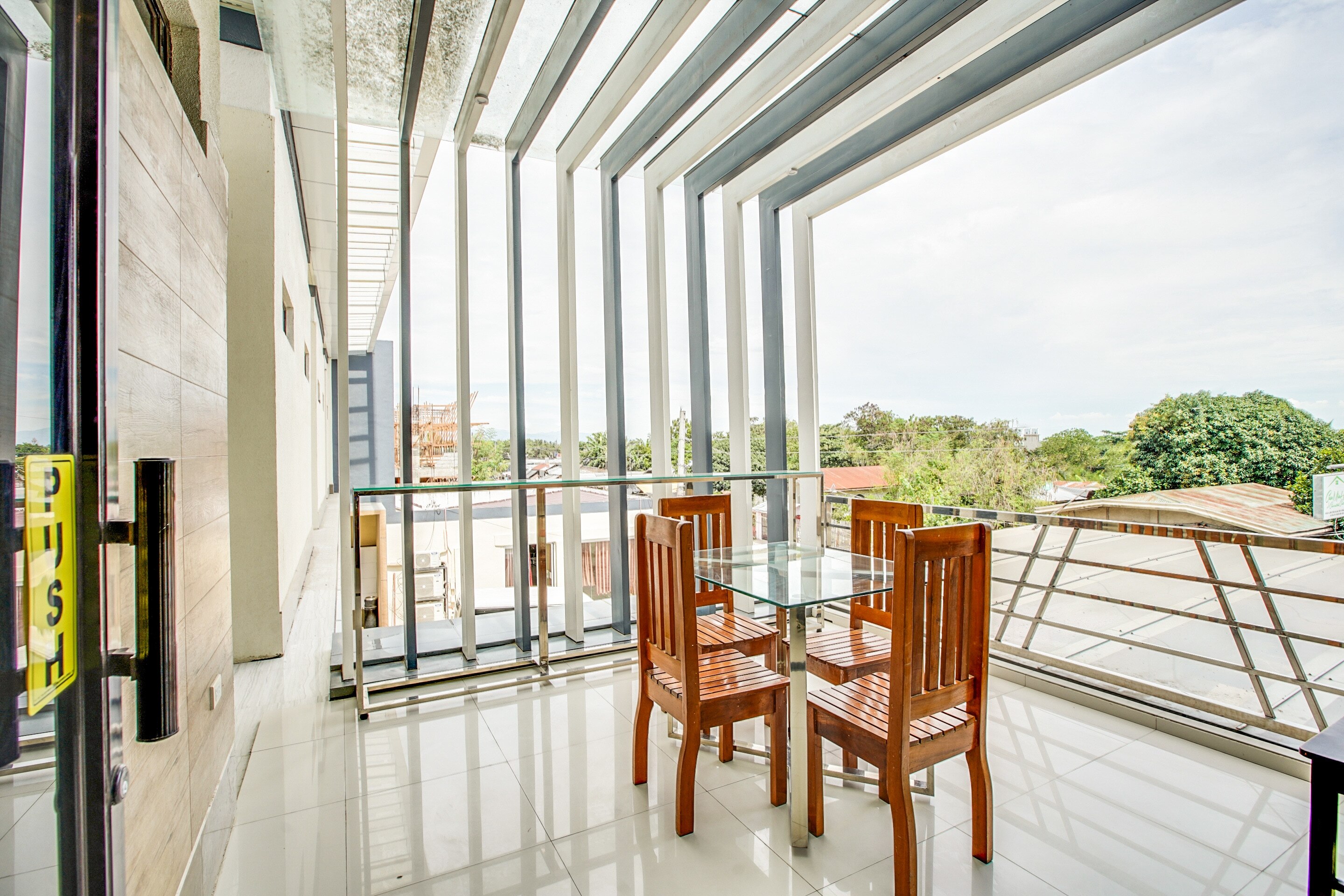OYO 489 Casa Mia Hotel Suites - Tap to explore photos