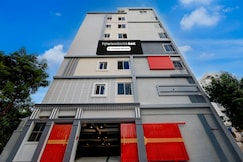 Super Townhouse Oak Premier Raidurg Biodiversity Park, Hyderabad