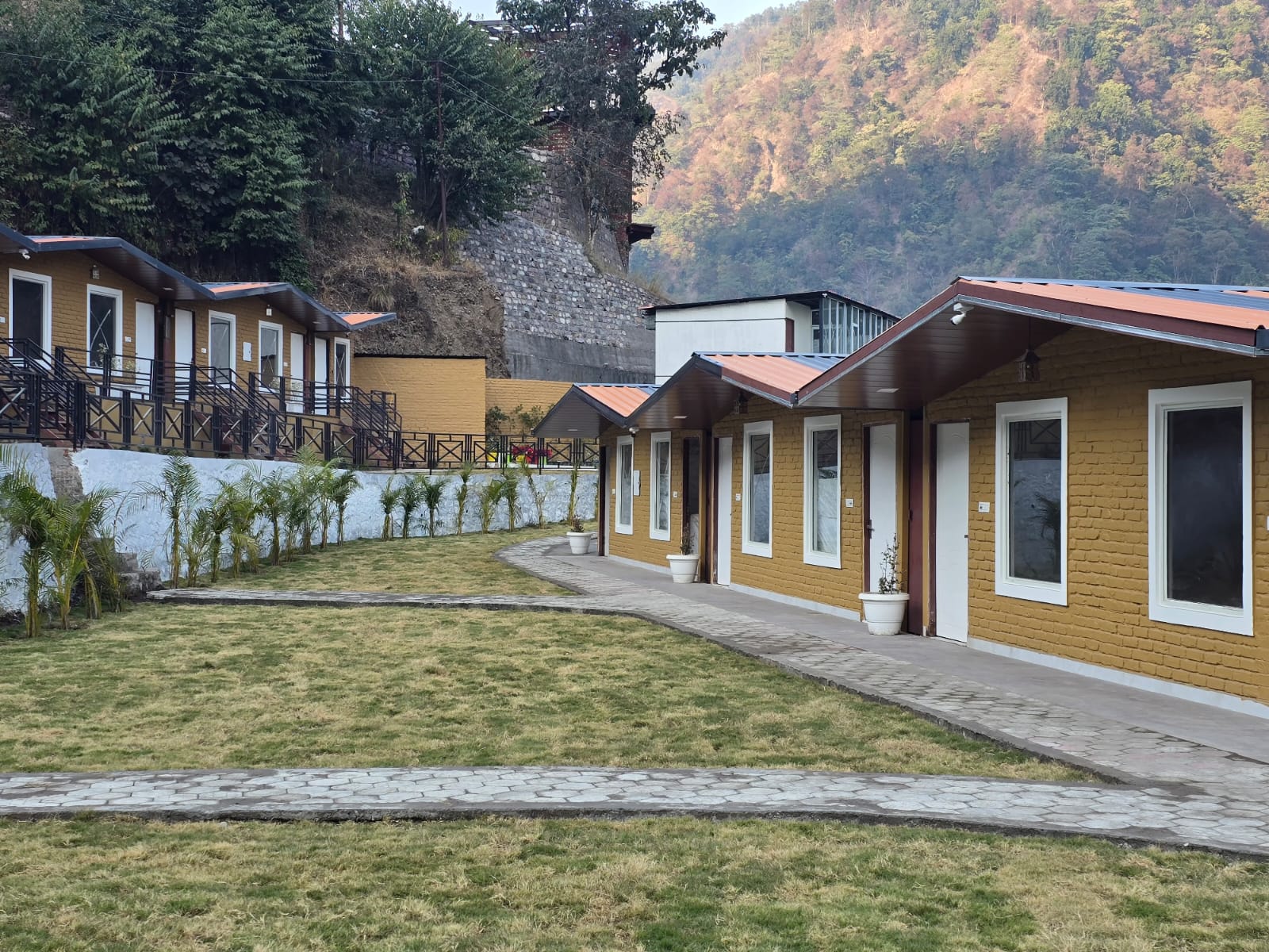 FILLOW CASA HILLS RISHIKESH - Tap to explore photos
