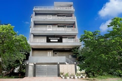 Super Townhouse Rohini Sector 24, Delhi