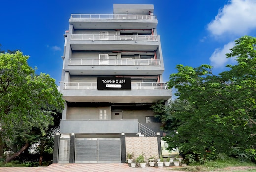 Super Townhouse Rohini Sector 24