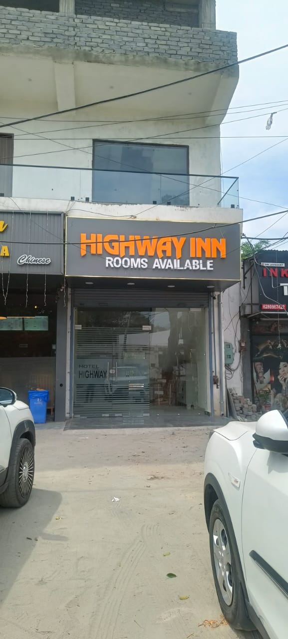 Hotel Highway Inn - Tap to explore photos