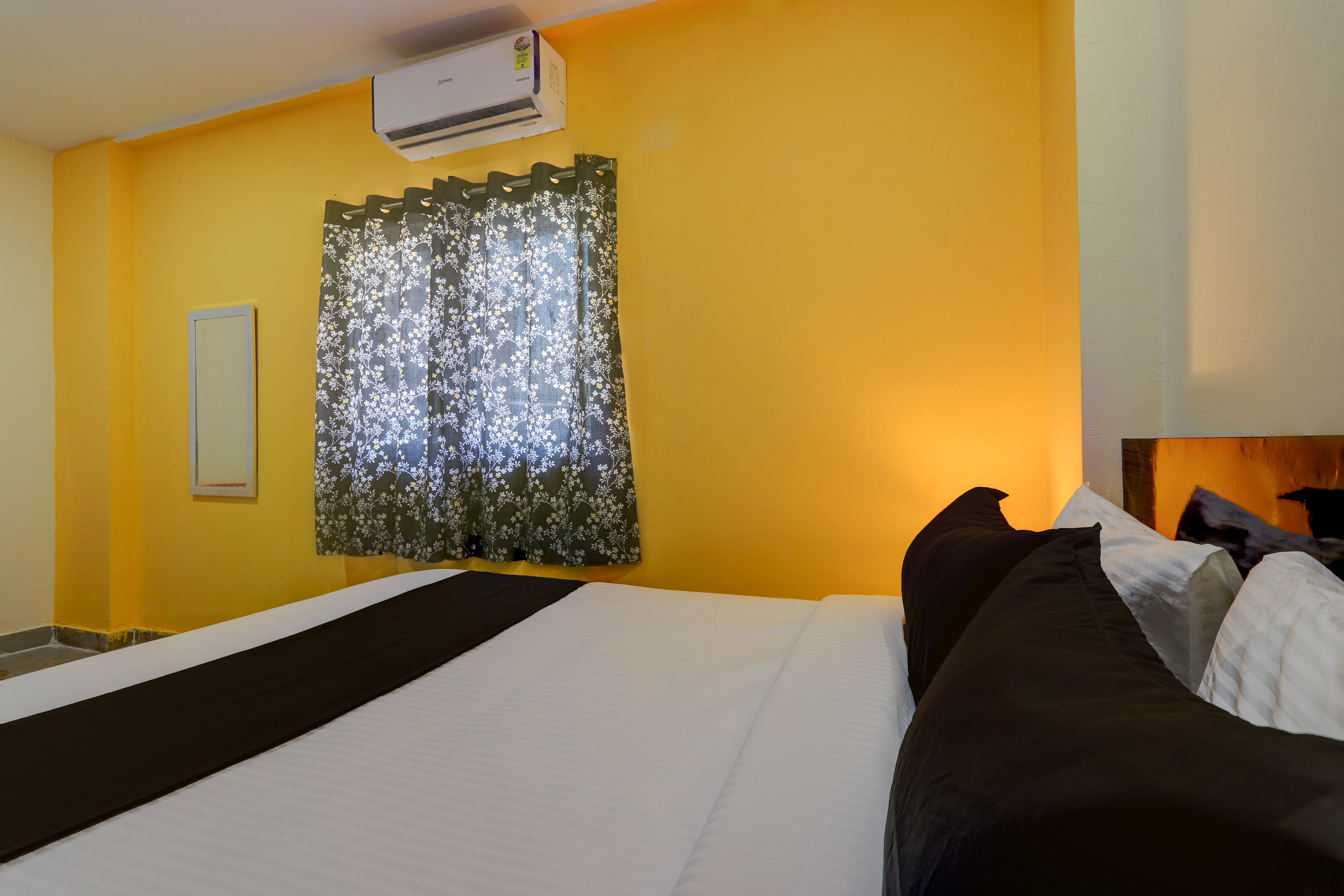 Hotel O DOLPHIN INN RESIDENCY - Tap to explore photos