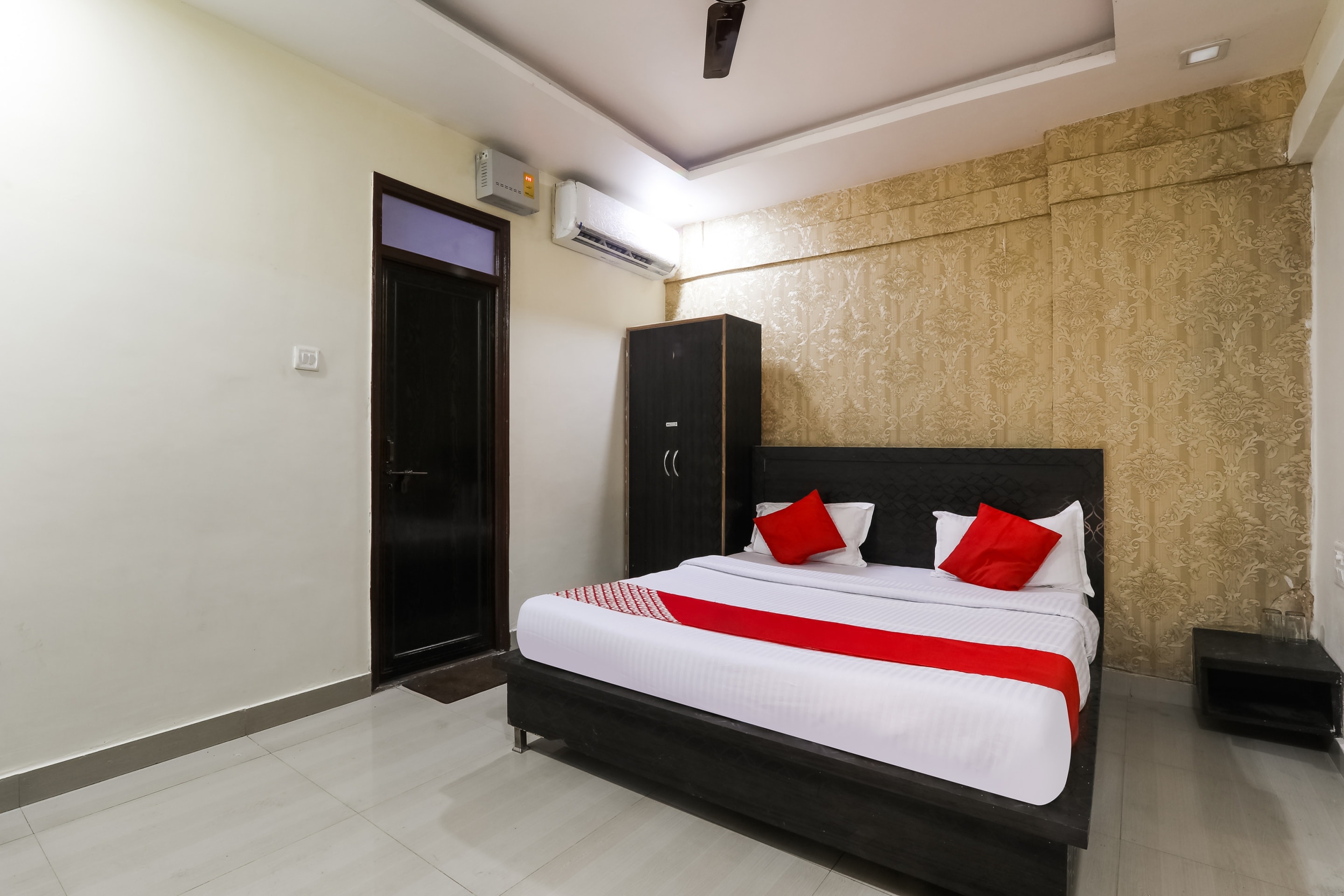 Hotel O Samrat - Tap to explore photos