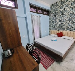 1 BHK AC With Private Kitchen & Living Room