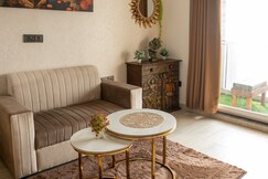 Haven&Hue Stays, Noida