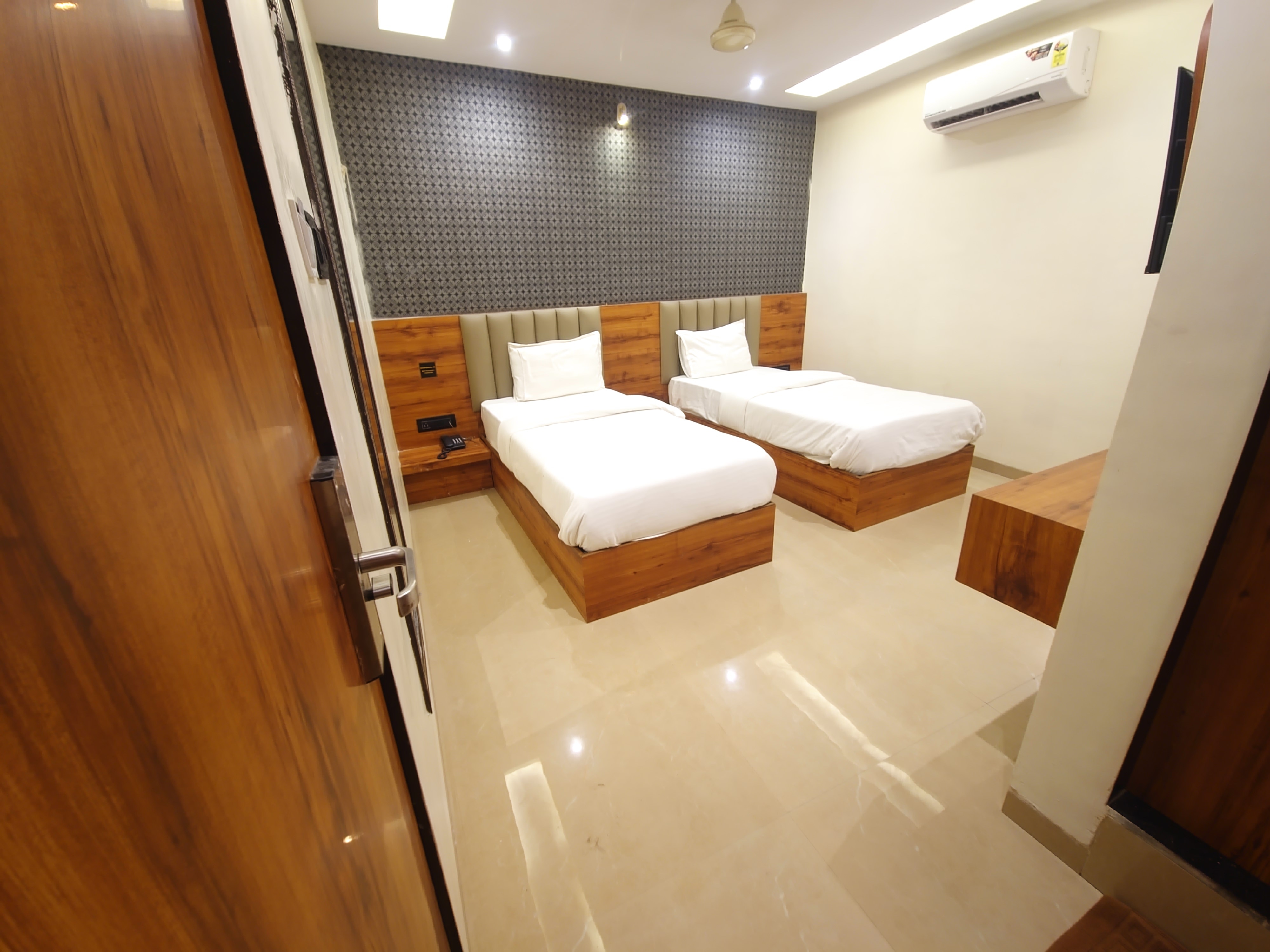 Twin Bed Room 1