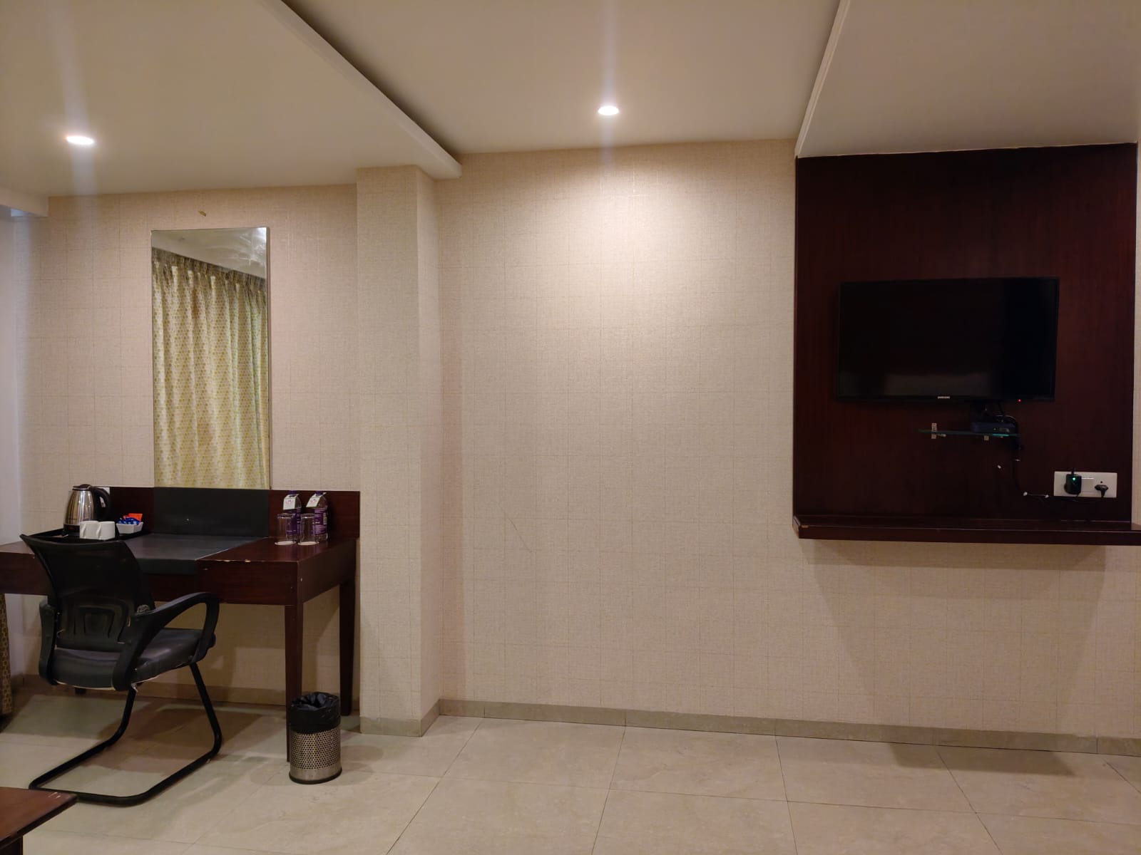 HOTEL MEHFIL INN