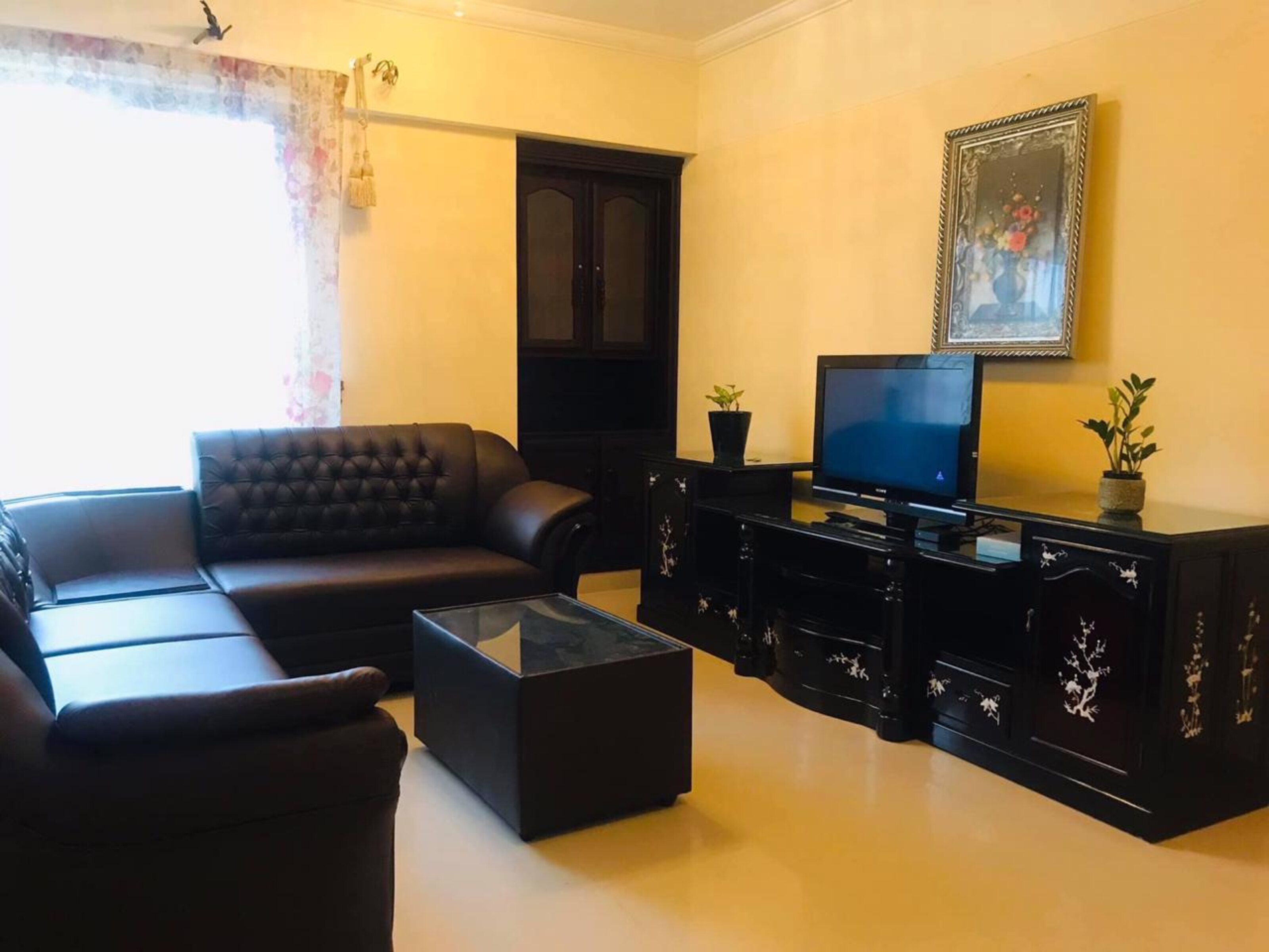 Best Serviced Apartments @ Vazhuthacaud - Tap to explore photos