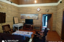 Out House Sunny side  A vintage banglow, Valparai