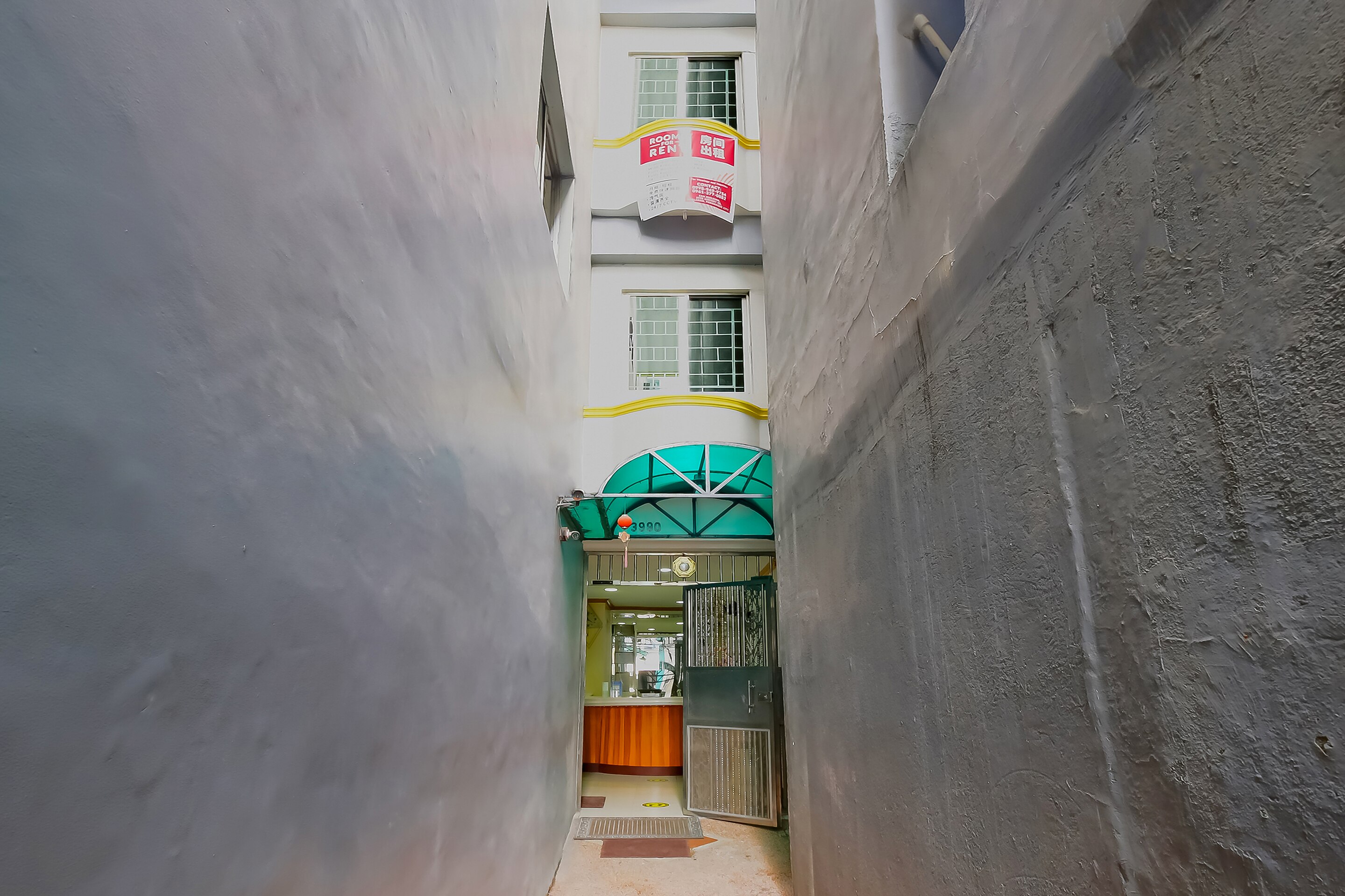 OYO 836 E & H Residences - Tap to explore photos