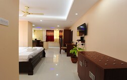 FAMILY FRIENDLY STUDIO - 2