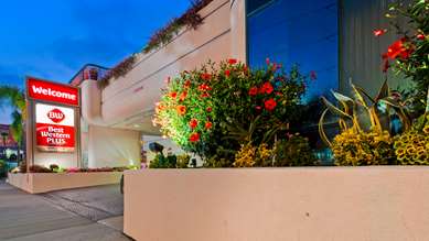 Best Western Plus Suites Hotel - Tap to explore photos