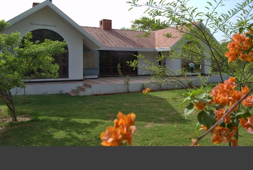 The Woodsvilla Resort