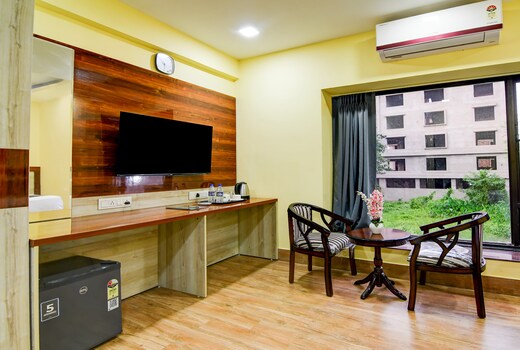 Hotel O Familto Residency & Restaurant