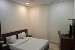 Townhouse Dashrathpuri Metro Formerly Elegant Palac, Palwal