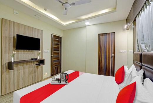 Collection O Hotel Raj Palace