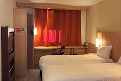 ibis Istres Trigance, Roses