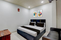 Hotel O In & Out, Noida