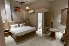 Qabila rooms and restro lounge, Mohali