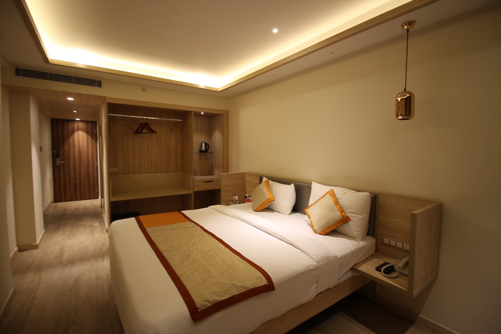 Hotel Jagadish International -Sankey Road - Tap to explore photos