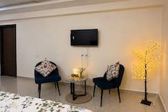 Six Twelve Stays Nr WTP Airport Patrika Gate, Jaipur