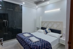 Entire Luxury 2 bhk near EK MURTI Greno west, Dadri