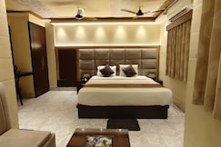 HOTEL SATHI TARAPITH, Tarapith