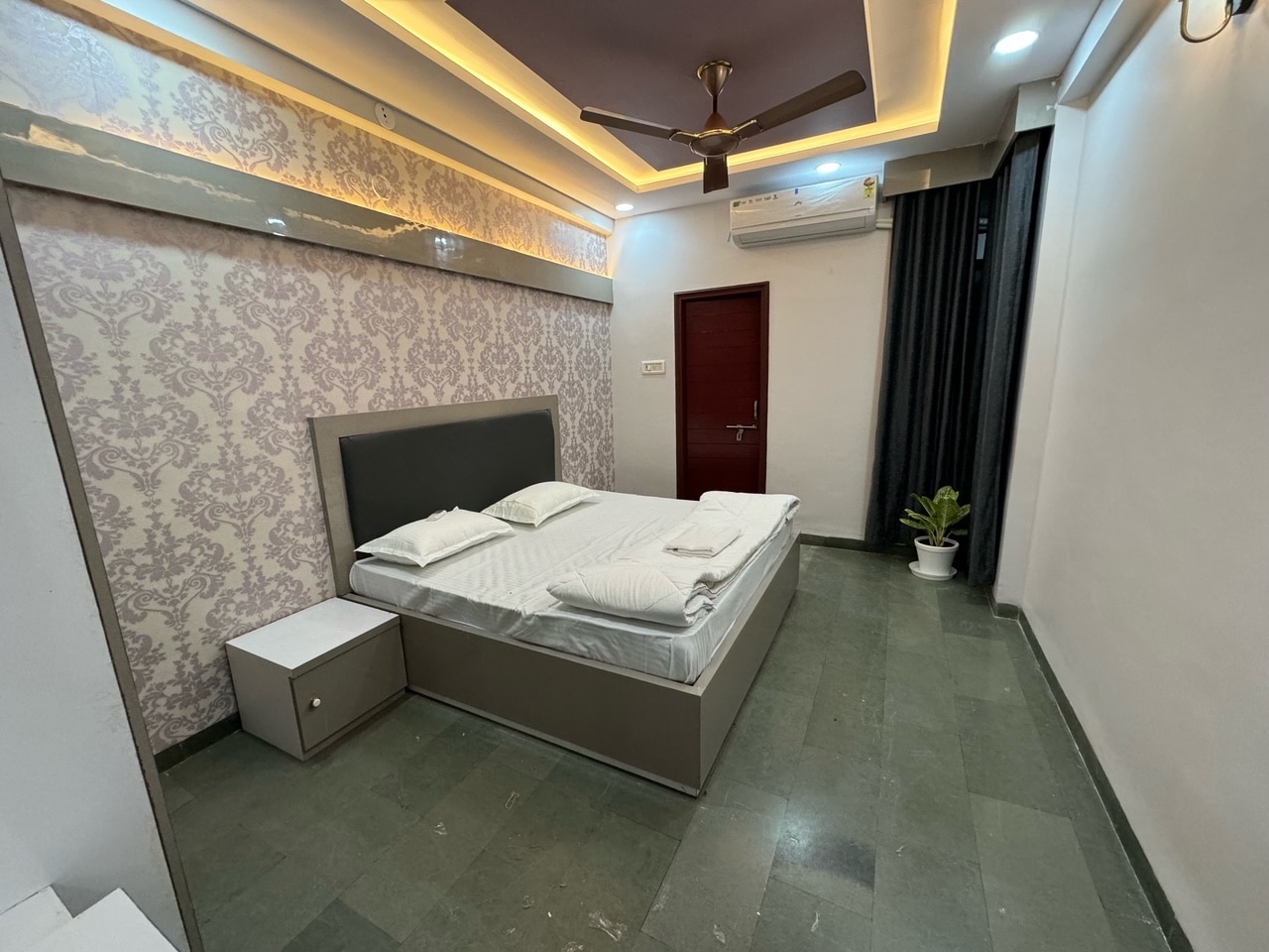 Leela homestay Indore - Tulip - Tap to explore photos