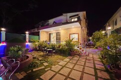 Forest Divine 3 BHK Pvt Pool By Stellar Stays, Lonavala