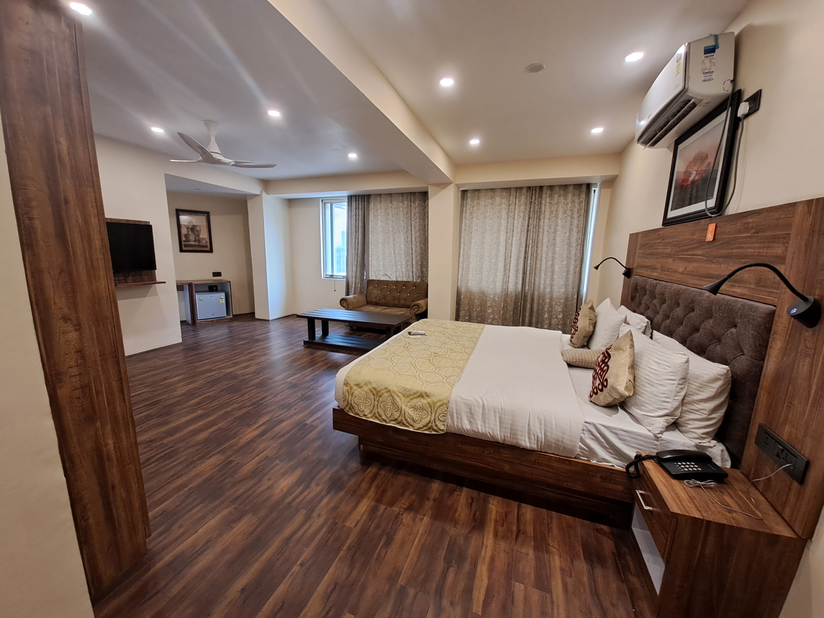 K28 inn Srinagar - Tap to explore photos