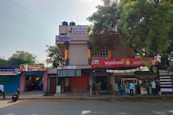 Sarvodaya DLX Lodge, Mudhol