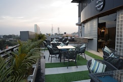 Hotel Golden Peacock - 5min From Har Ki Pauri, Haridwar