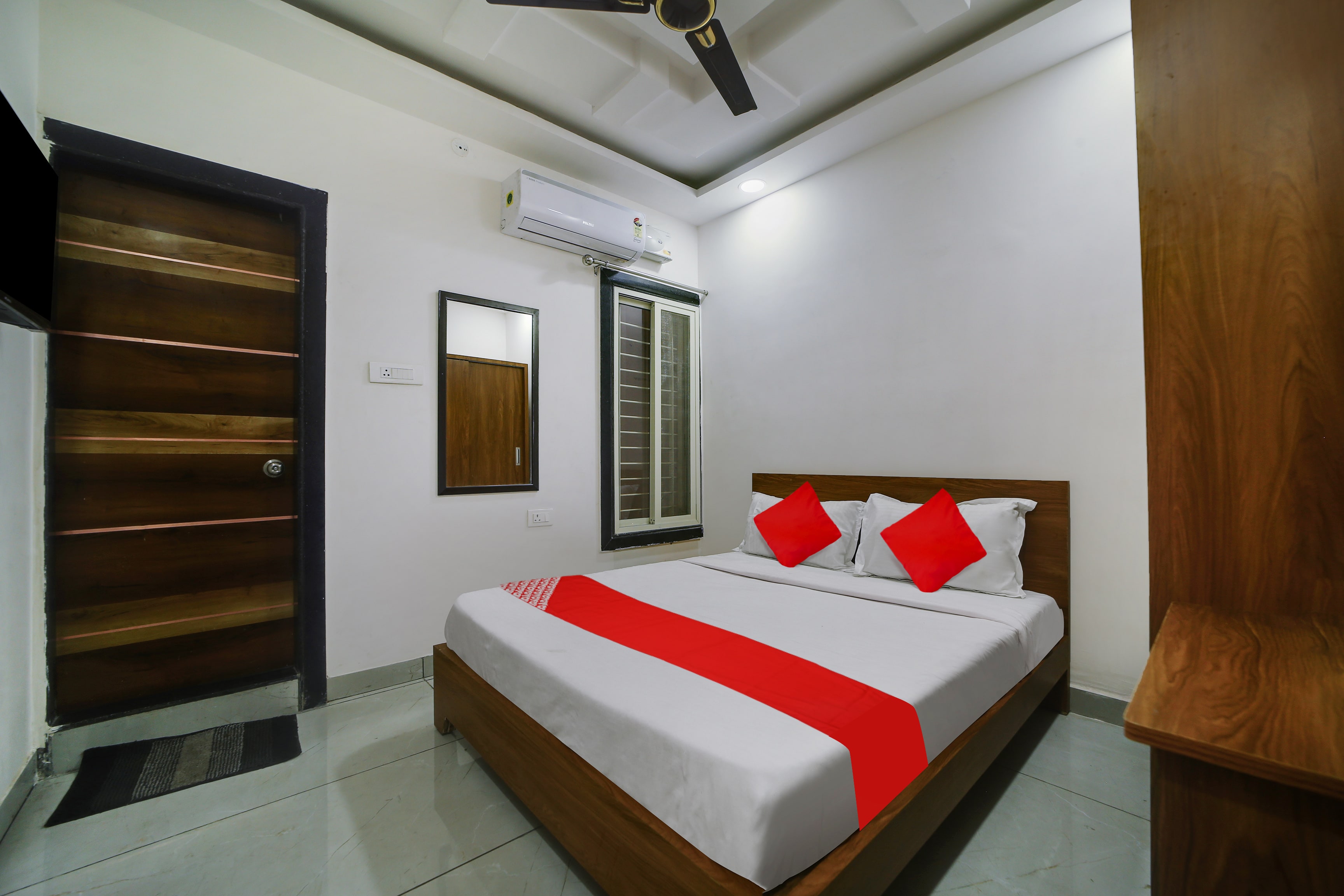 Hotel O Swastik - Tap to explore photos