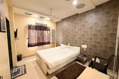 Hotel Adarsh Palace, Jalna