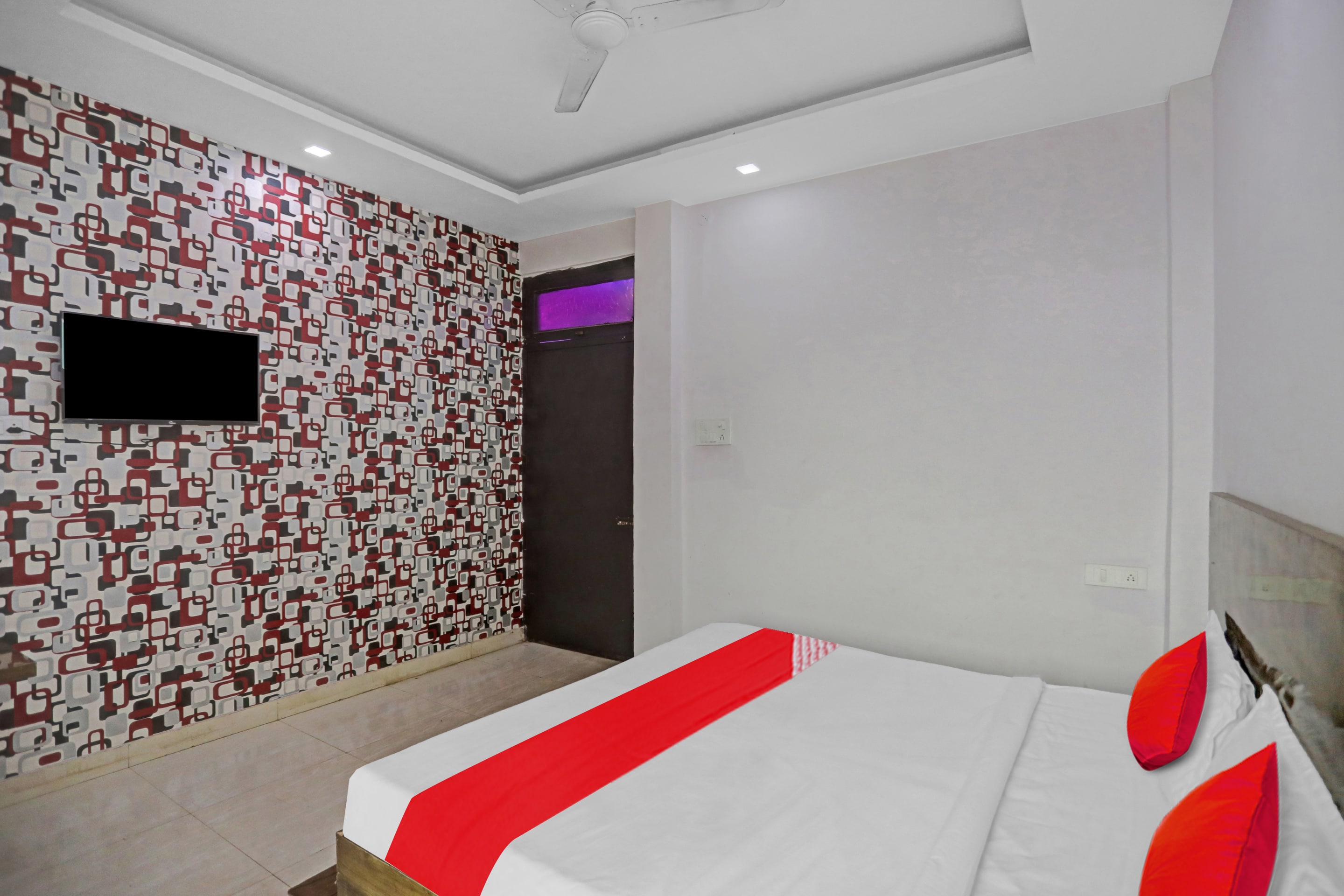 Hotel O Shri Nanadan Palace - Tap to explore photos