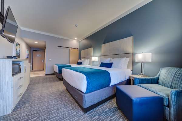 Best Western Premier Peppertree Inn at Bend - Tap to explore photos