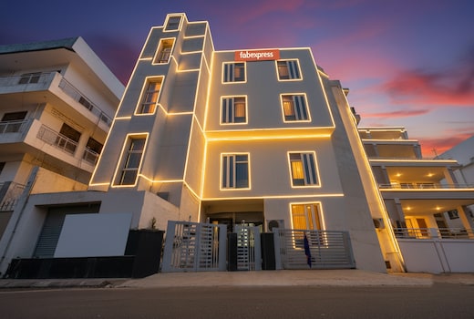 FabExpress Premium Room I